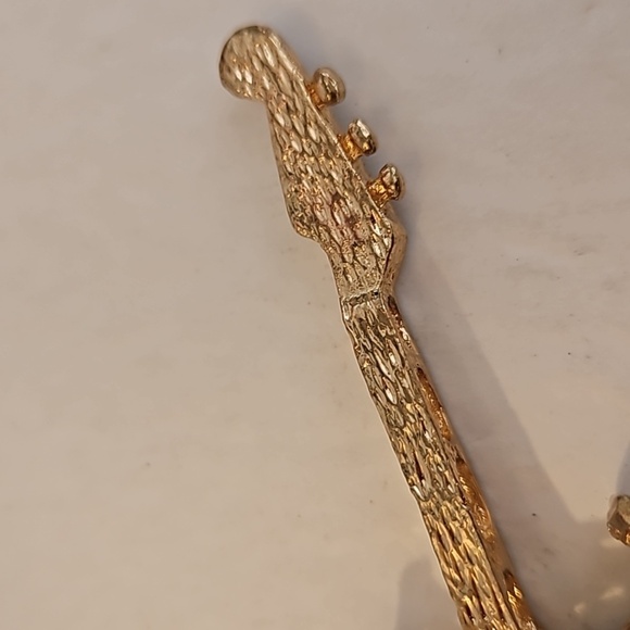 NEWISH Rhinestones, Stones & Enamel on Goldtone Guitar Key Chain - Picture 8 of 8